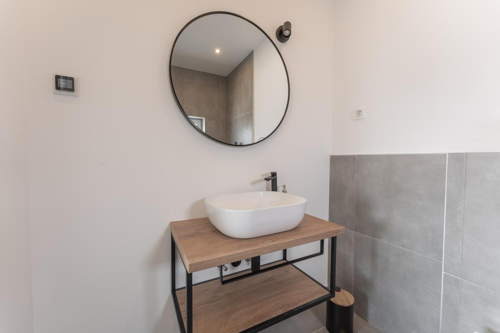 Bernie Apartments With A Pool Zadar Bagian luar foto