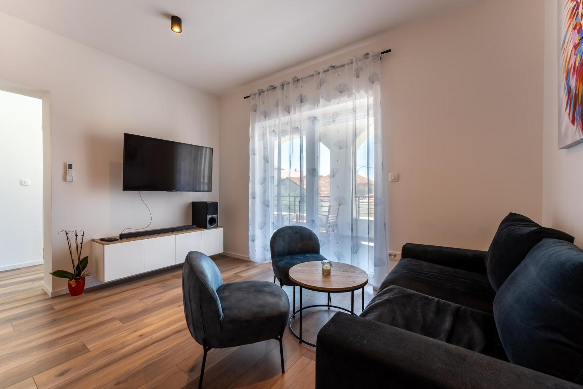 Bernie Apartments With A Pool Zadar Bagian luar foto