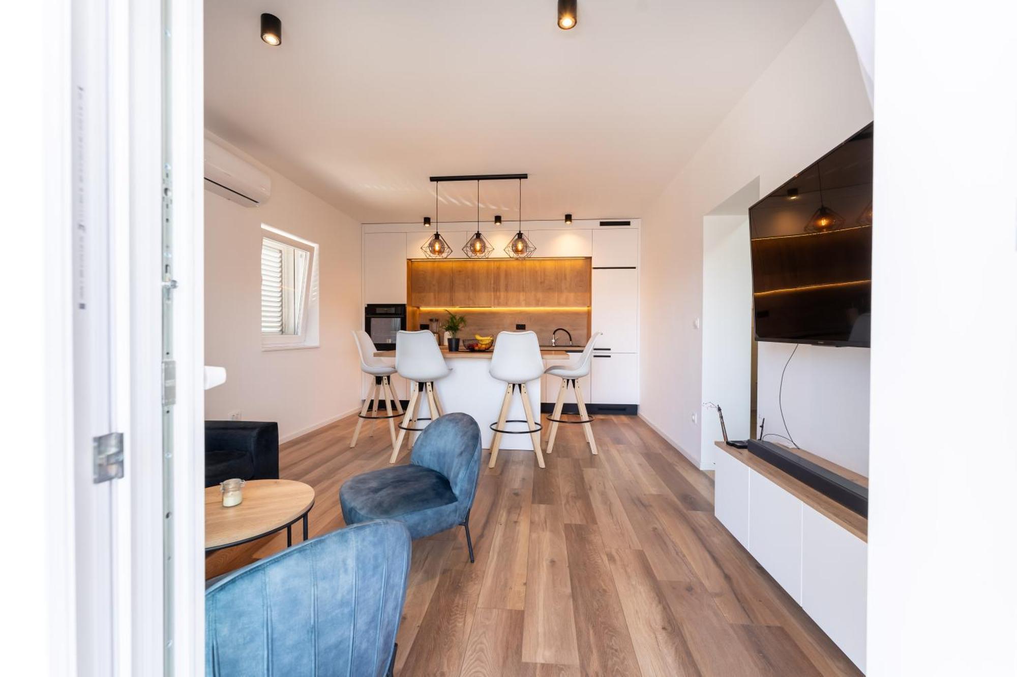 Bernie Apartments With A Pool Zadar Bagian luar foto