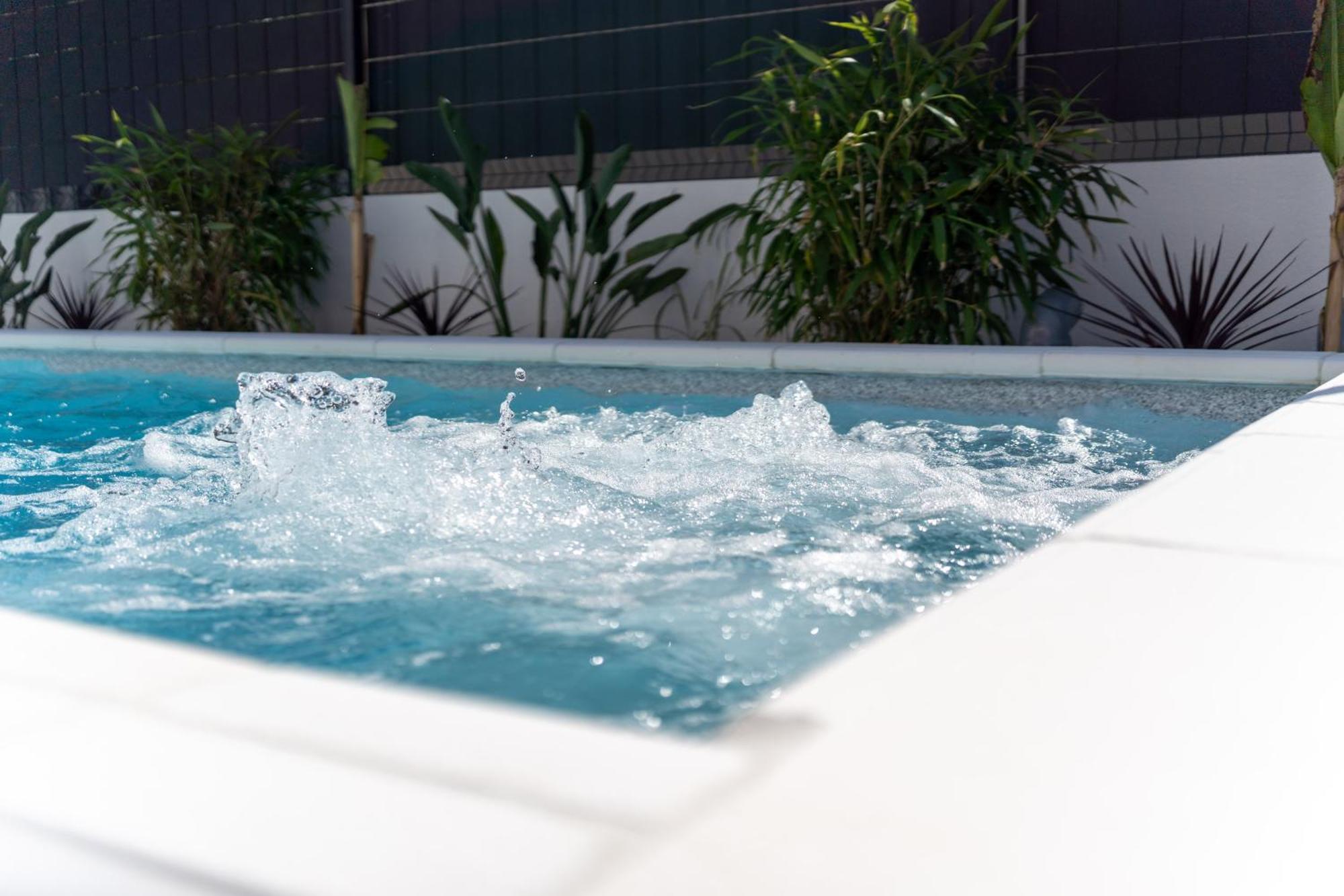 Bernie Apartments With A Pool Zadar Bagian luar foto