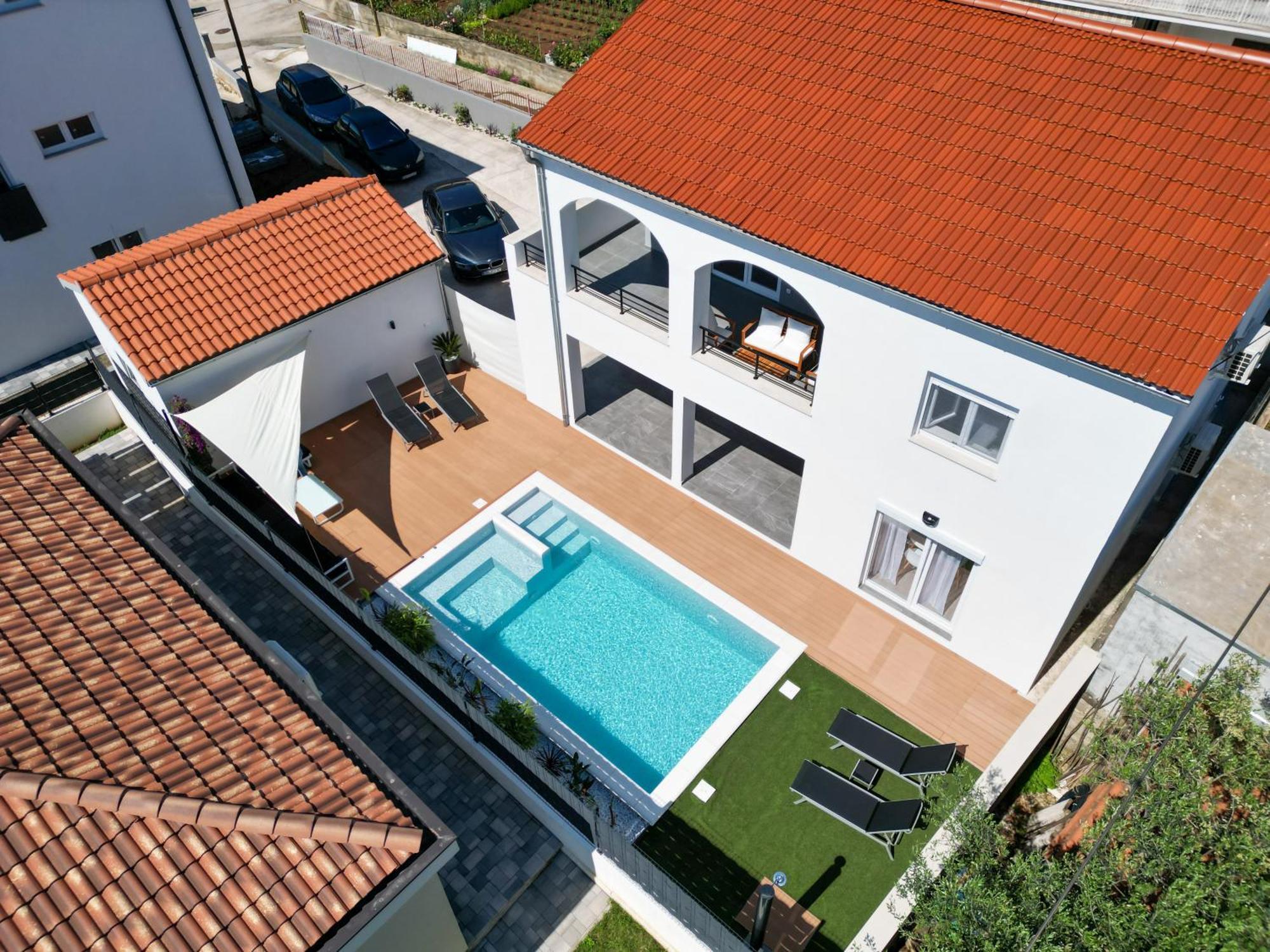 Bernie Apartments With A Pool Zadar Bagian luar foto