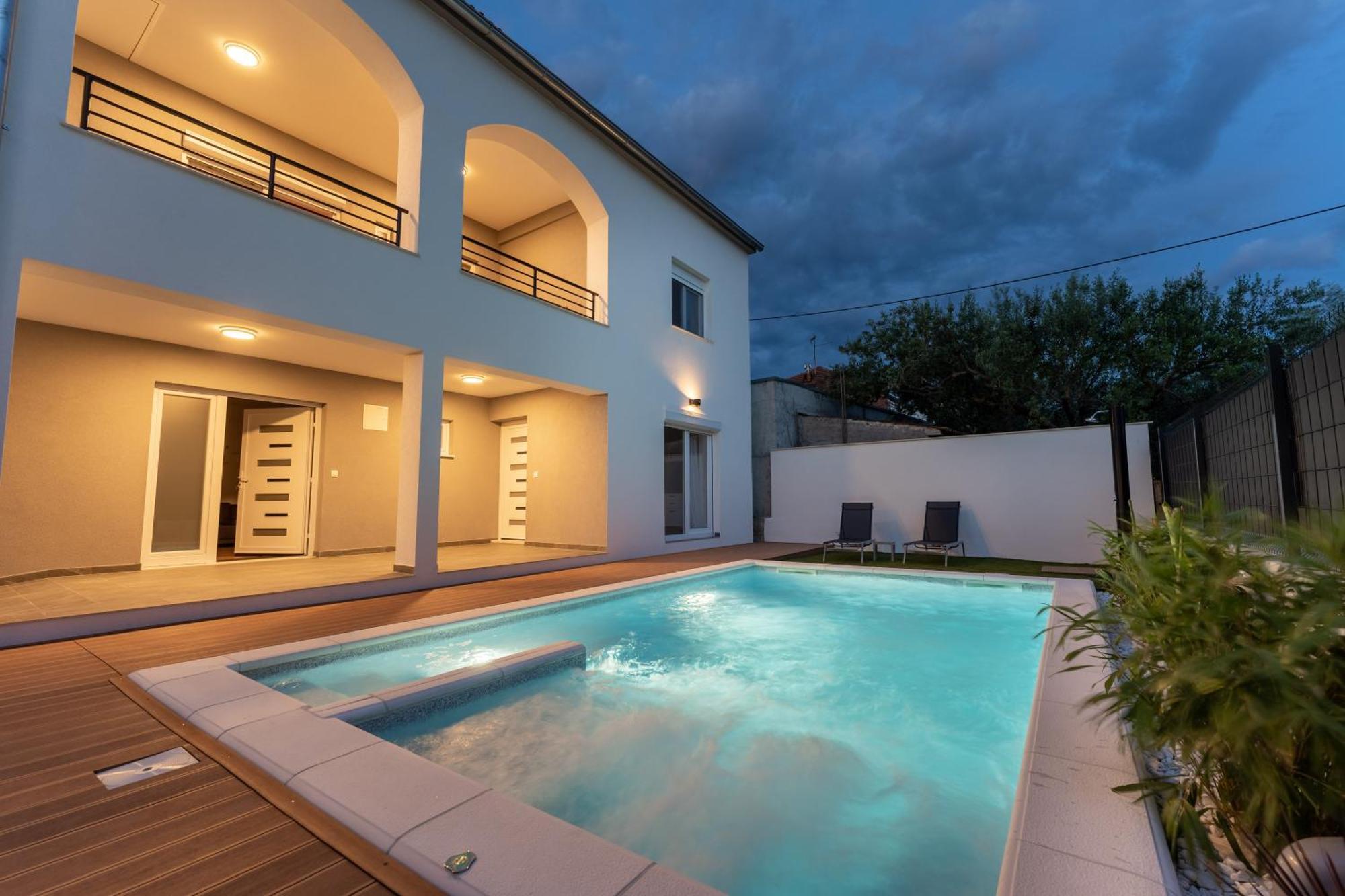Bernie Apartments With A Pool Zadar Bagian luar foto