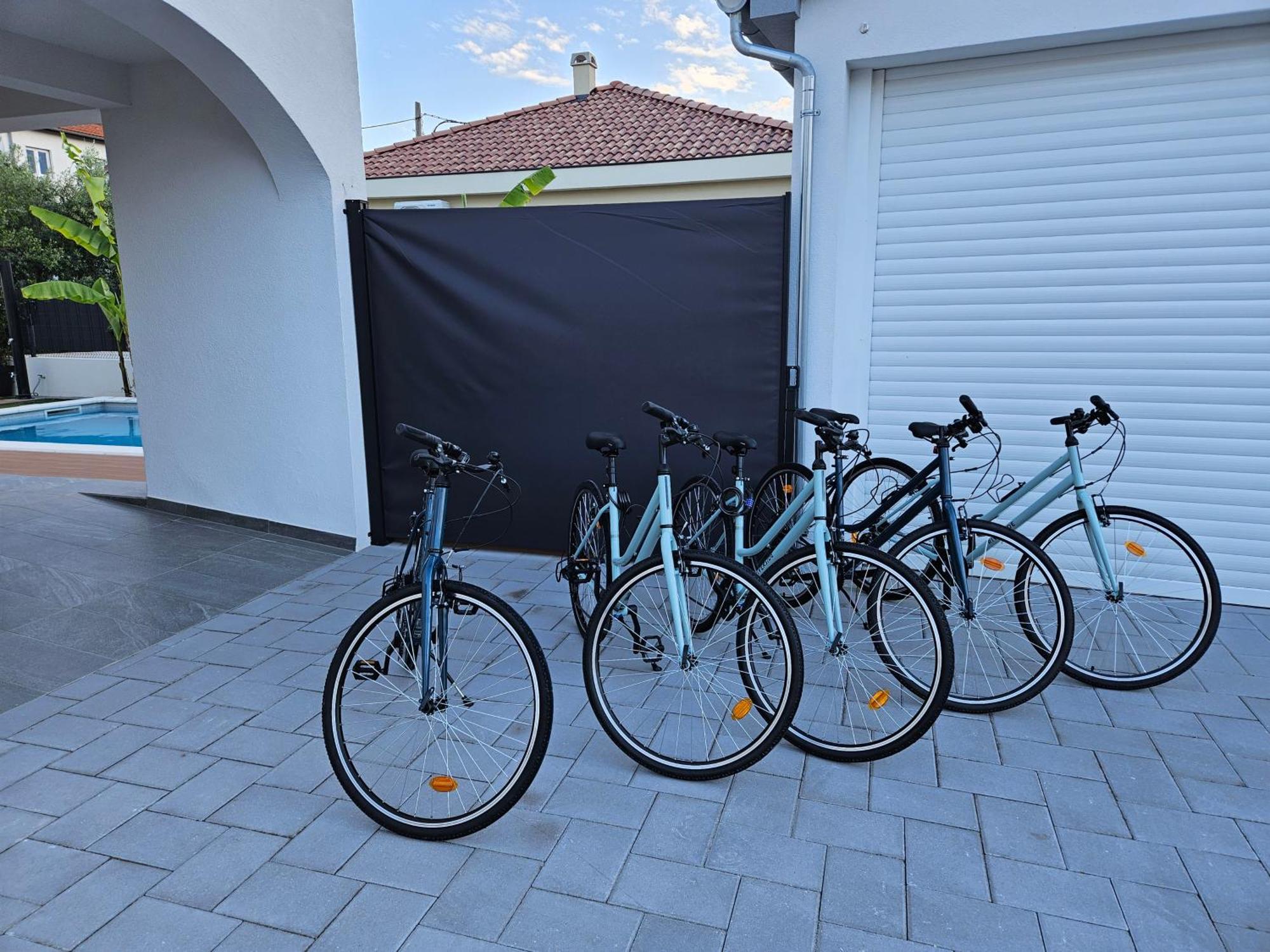 Bernie Apartments With A Pool Zadar Bagian luar foto